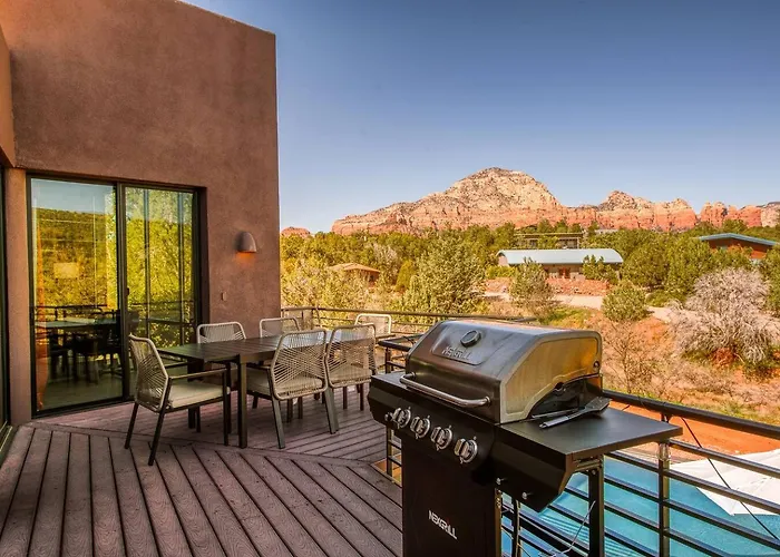 New! 1 Acre West Estate Game Stunning View Direct Trail Access!