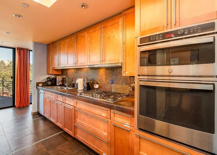 New! 1 Acre West Estate Game Stunning View Direct Trail Access! Villa