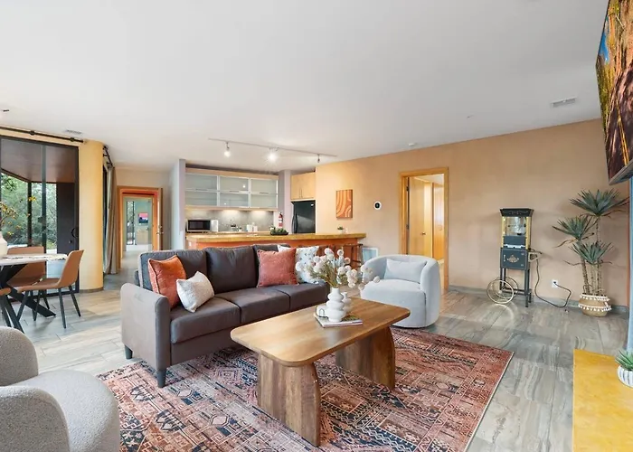 New! 1 Acre West Estate Game Stunning View Direct Trail Access!