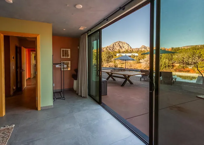 Villa New! 1 Acre West Estate Game Stunning View Direct Trail Access!