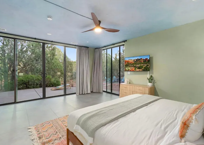 Villa New! 1 Acre West Estate Game Stunning View Direct Trail Access! *