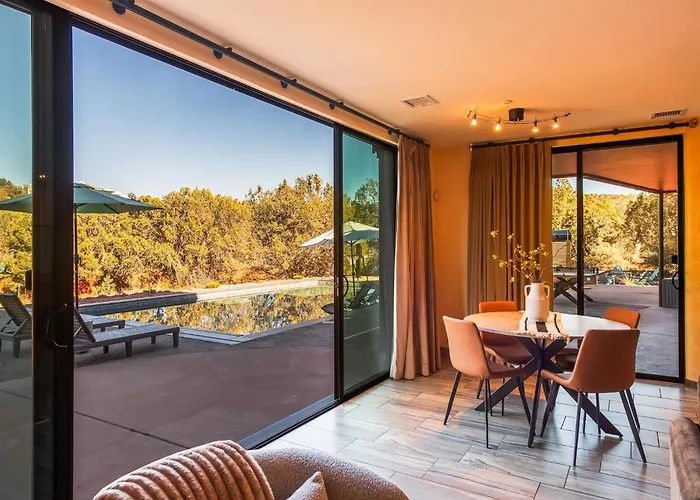 New! 1 Acre West Estate Game Stunning View Direct Trail Access! Villa *